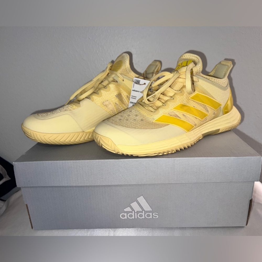 Yellow Tennis Shoes. Size 6.5